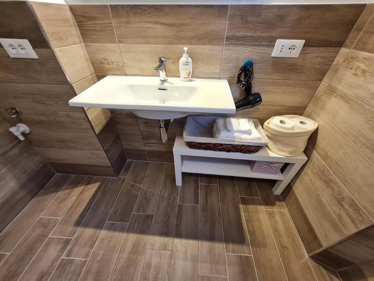 Al Castello - Aeroporto Delle Marche - Ancona Daire Falconara Marittima Dış mekan fotoğraf