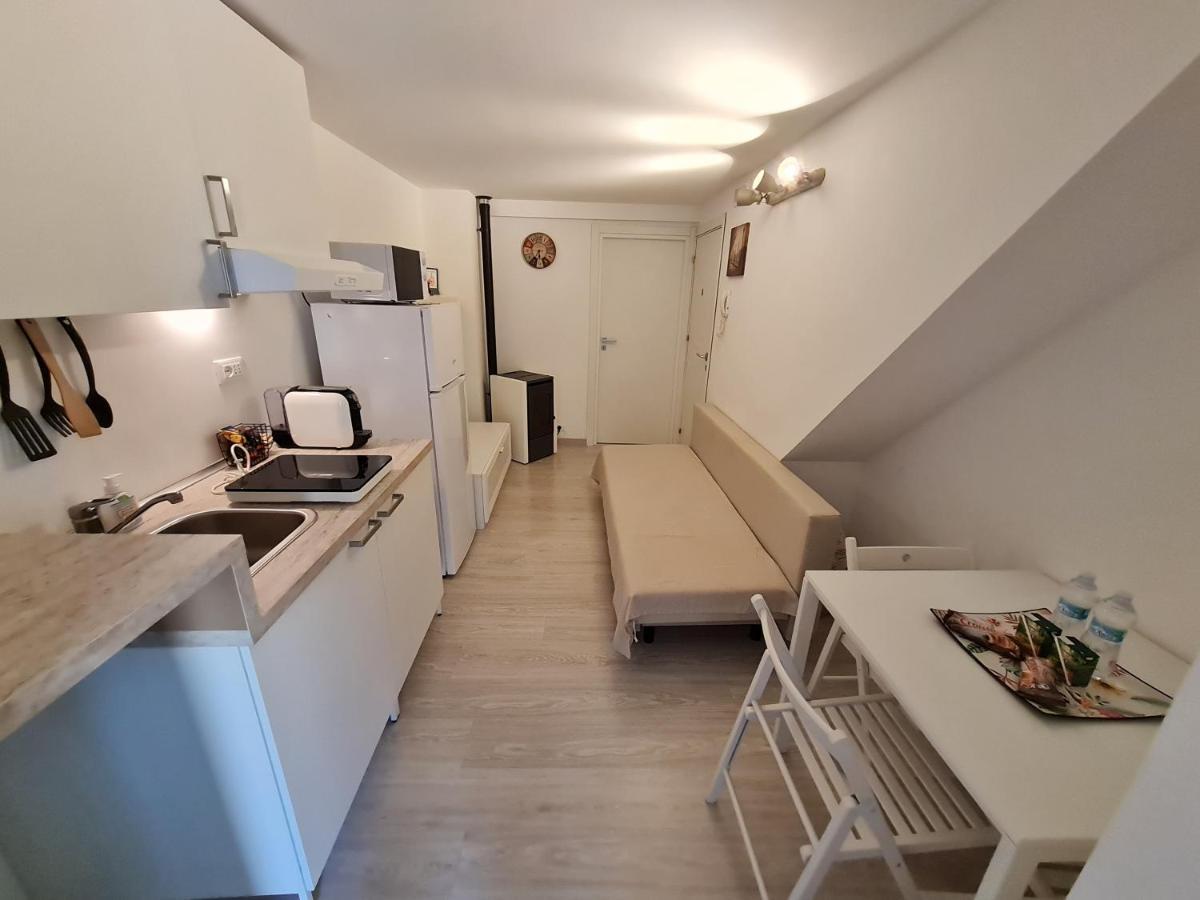 Al Castello - Aeroporto Delle Marche - Ancona Daire Falconara Marittima Dış mekan fotoğraf