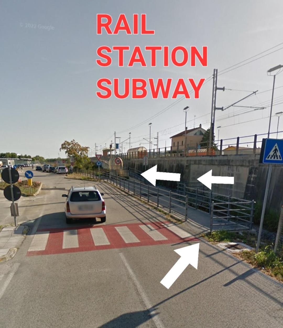 Al Castello - Aeroporto Delle Marche - Ancona Daire Falconara Marittima Dış mekan fotoğraf